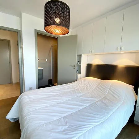 Attic With Coastal Views, Cleaning Included * Nieuwpoort