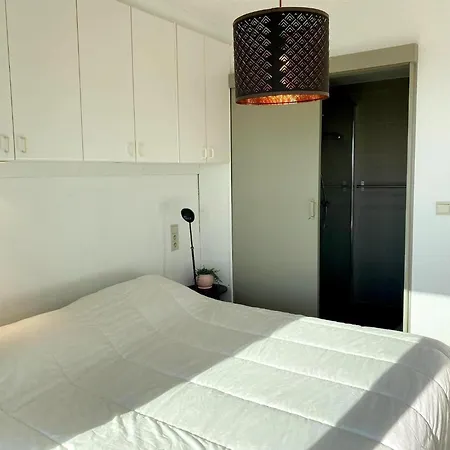 Attic With Coastal Views, Cleaning Included * Nieuwpoort