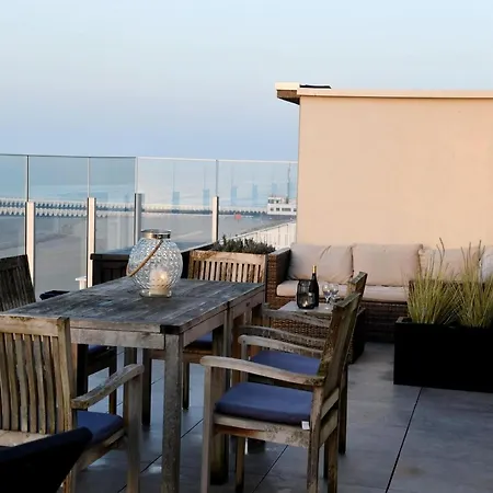 Attic With Coastal Views, Cleaning Included * Nieuwpoort