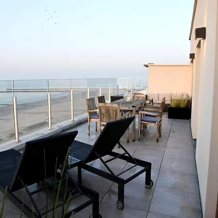 Attic With Coastal Views, Cleaning Included Nieuwpoort