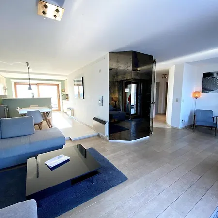 Attic With Coastal Views, Cleaning Included Lägenhet Nieuwpoort